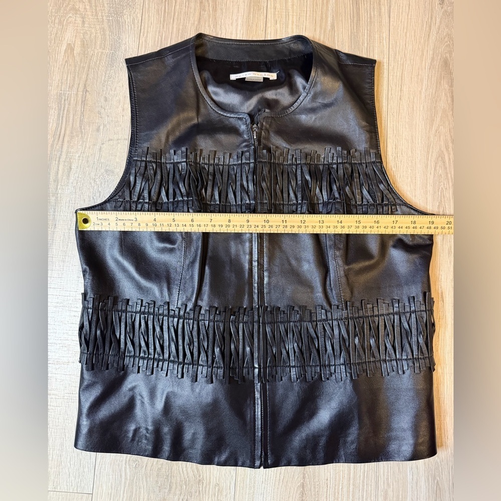 Peter Nygård 100% Lamb Leather Fringe Vest Women’s Size 14 Black Western Boho - Picture 9 of 11